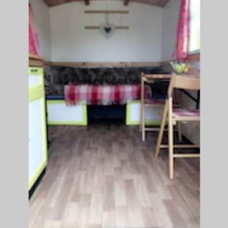 Ox Mountain Shepherds Hut 营地 *